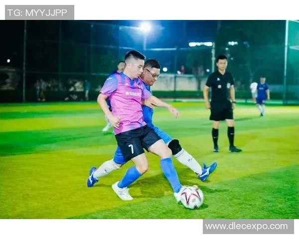 朗朗与足球明星同框合影展现音乐与体育的完美融合与友谊的力量