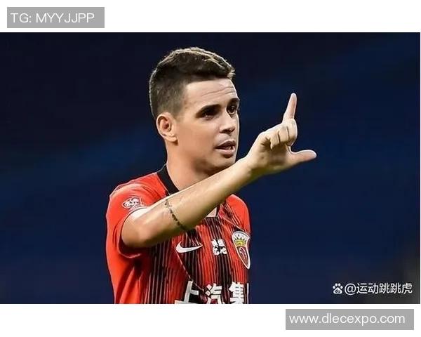 被低估的足球巨星如何在逆境中崛起赢得尊重与荣耀